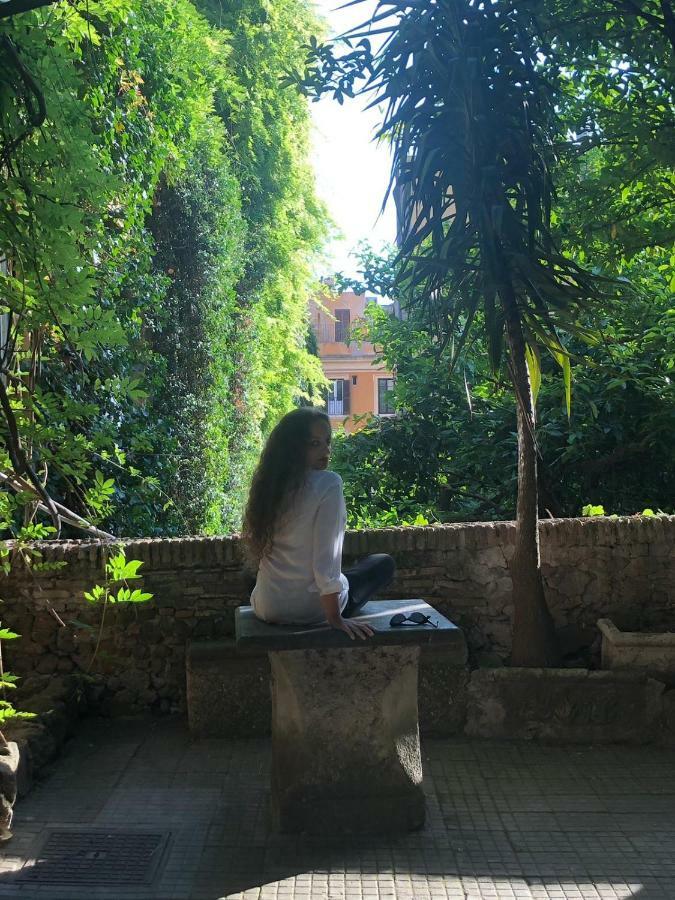 La Finestra Sul Cortile Apartment Rome